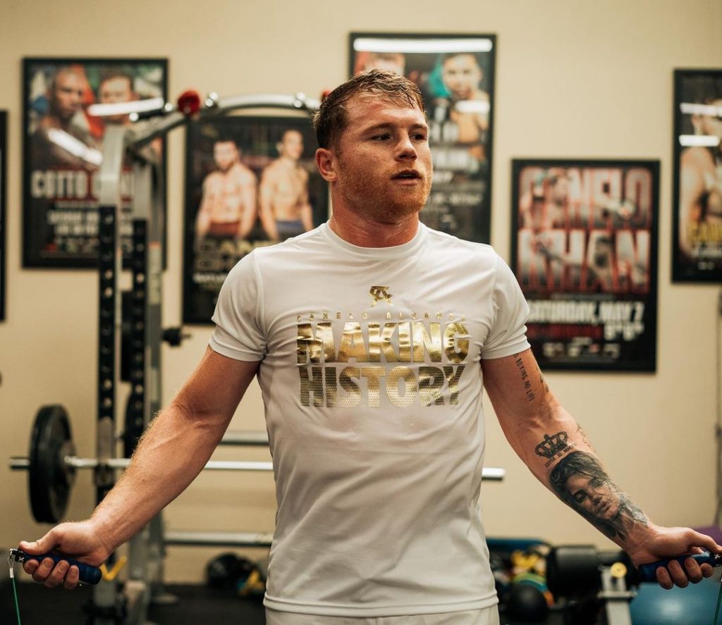 Canelo Álvarez doing skipping rope session