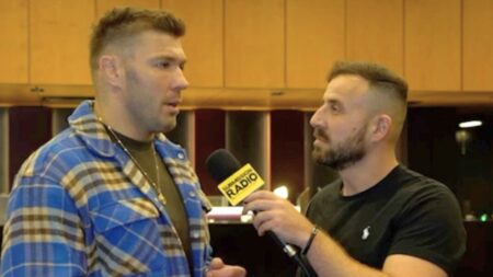 Dricus Du Plessis calls for title eliminator bout between Robert Whittaker and Sean Strickland Dricus Du Plessis