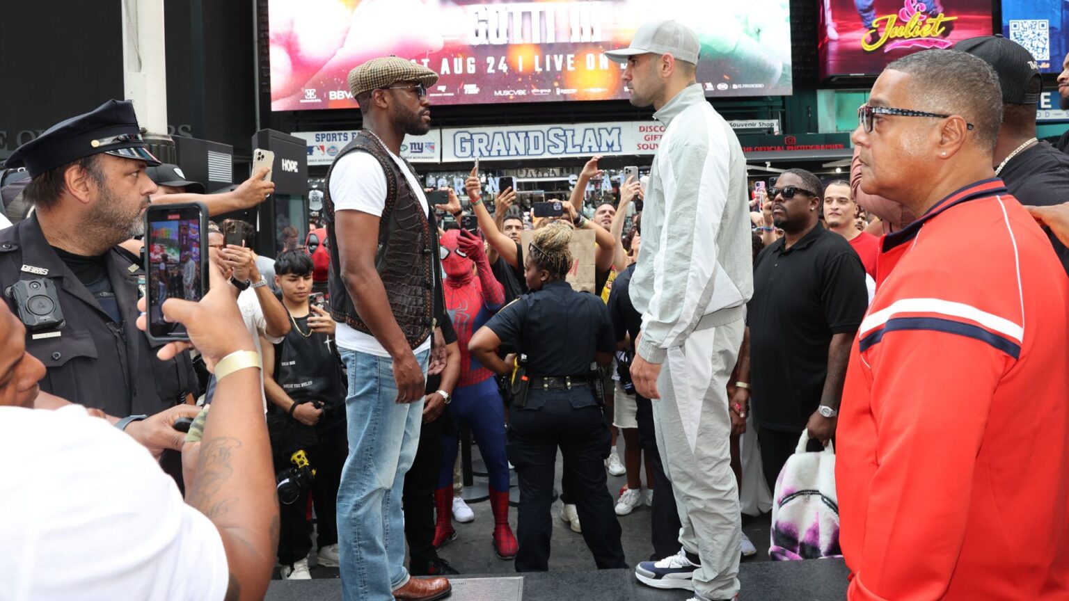 Floyd Mayweather ready to put on a show in Mexico against John Gotti III Floyd Mayweather and John Gotti III