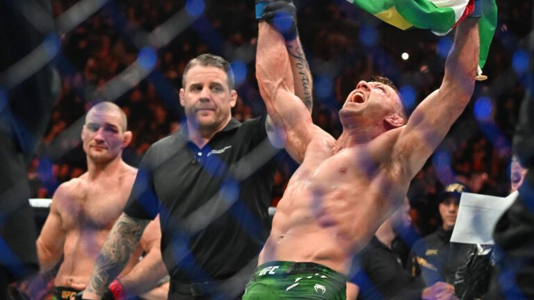 Dricus Du Plessis ready to battle with fellow ‘apex predator’ Sean Strickland at UFC 312 Dricus Du Plessis