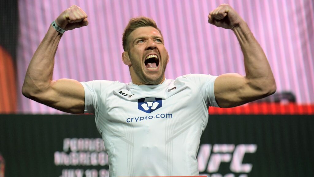 Dricus Du Plessis laughs off Belal Muhammad as middleweight threat: ‘I step on his head and it’s over’ Dricus Du Plessis