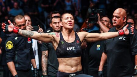 Cris Cyborg claims second-round knockout in latest boxing appearance Cris Cyborg