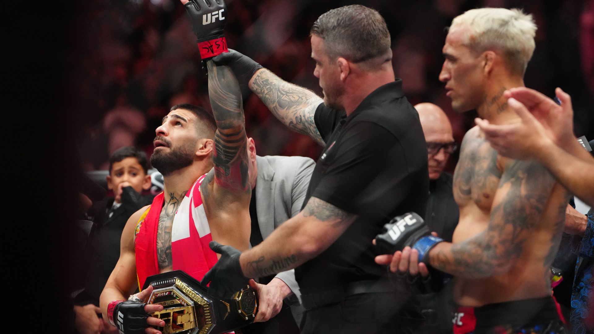 Ilia Topuria vs Charles Oliveira