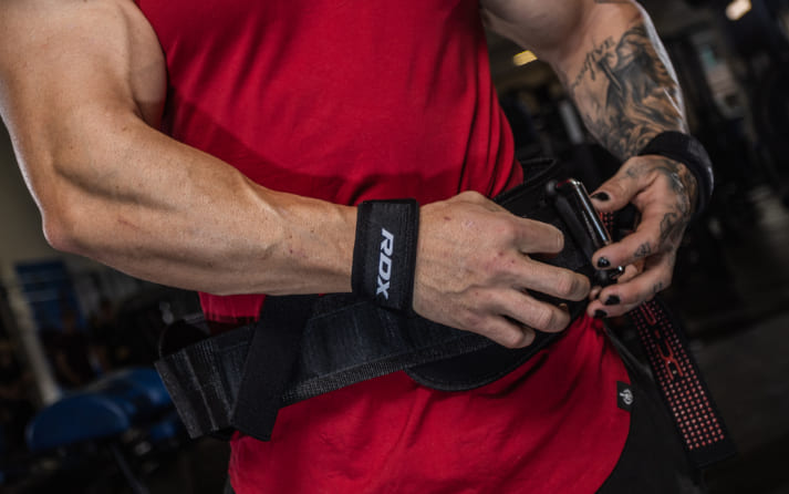 How to Wear a Weightlifting Belt