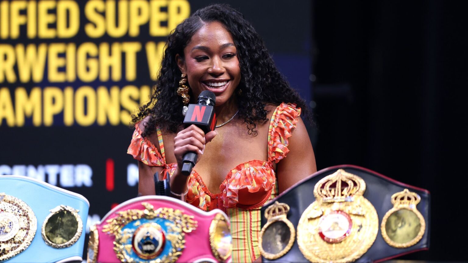 Undisputed champ Alycia Baumgardner relinquishes WBC title to fight three-minute rounds Alycia Baumgardner